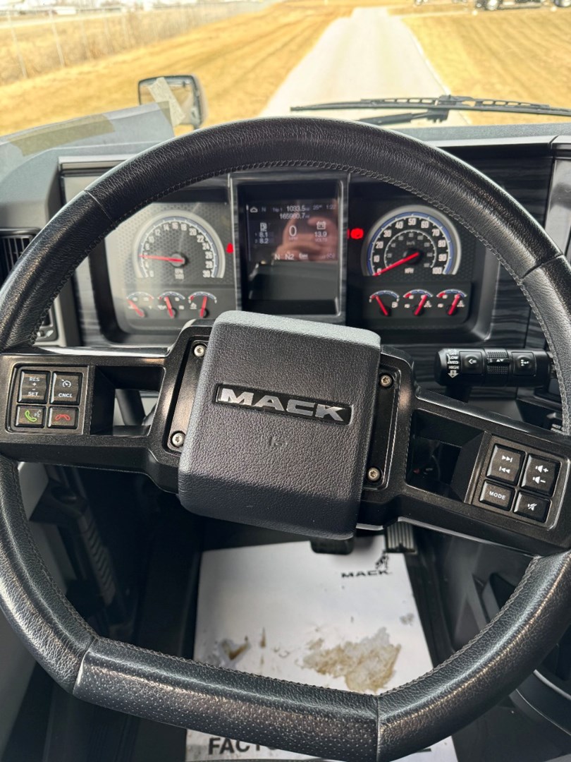 2023 MACK AN64T - USED TRUCKS SLEEPER - image 14