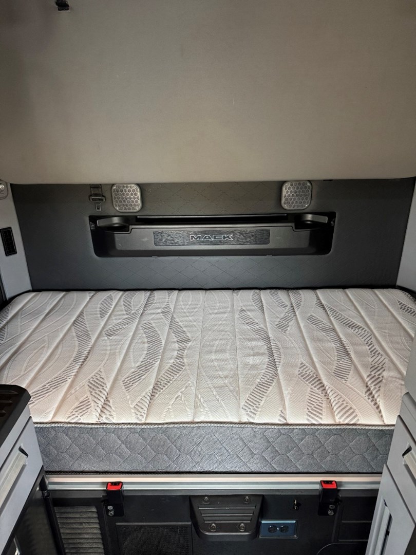 2023 MACK AN64T - USED TRUCKS SLEEPER - image 18