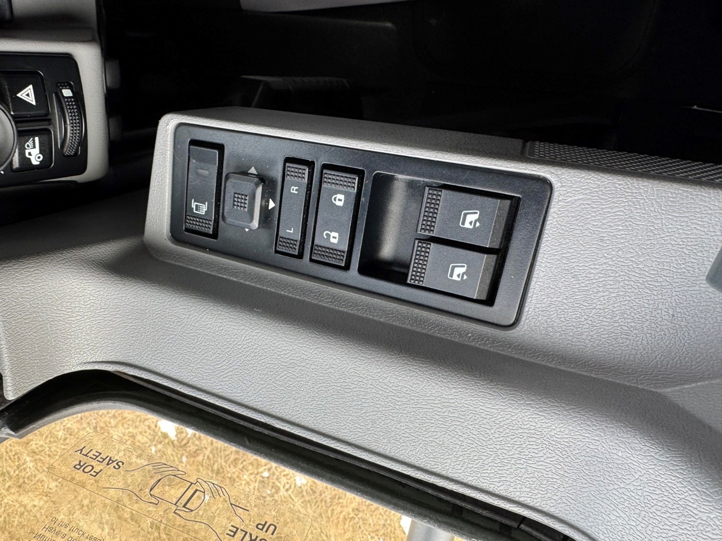 2023 MACK AN64T - USED TRUCKS SLEEPER - image 13