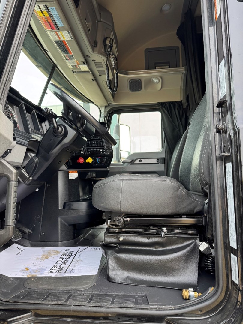 2023 MACK AN64T - USED TRUCKS SLEEPER - image 12