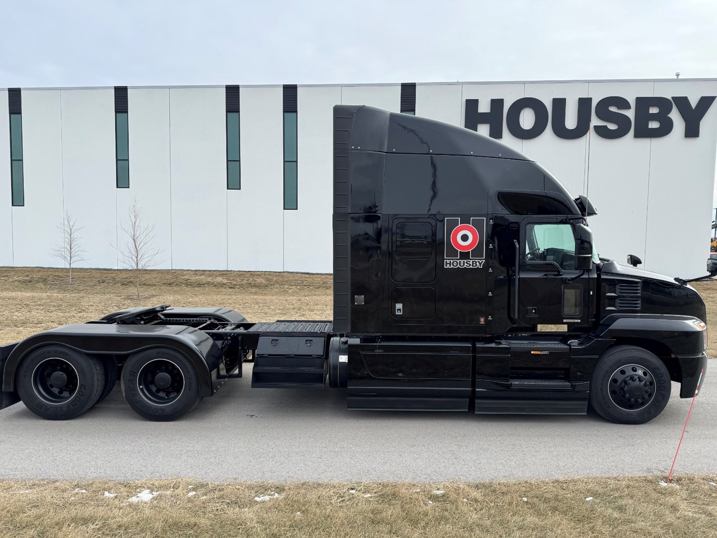 2023 MACK AN64T - USED TRUCKS SLEEPER - image 7