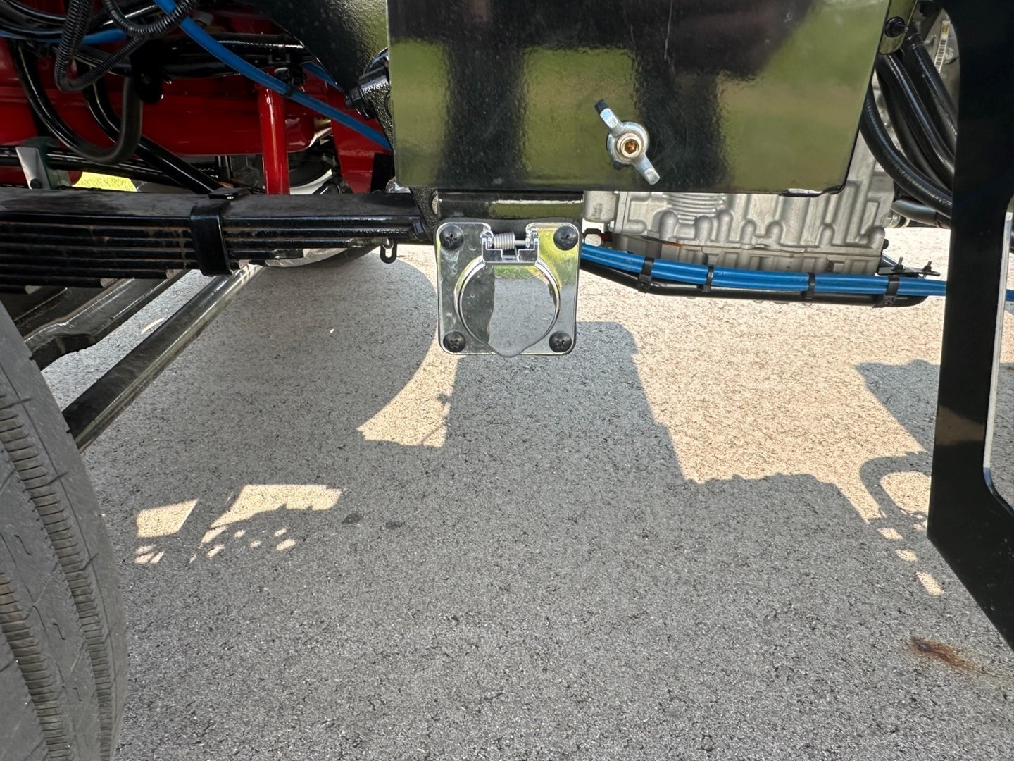 Autocar ACTT 4x2 Yard Tractor - image 15