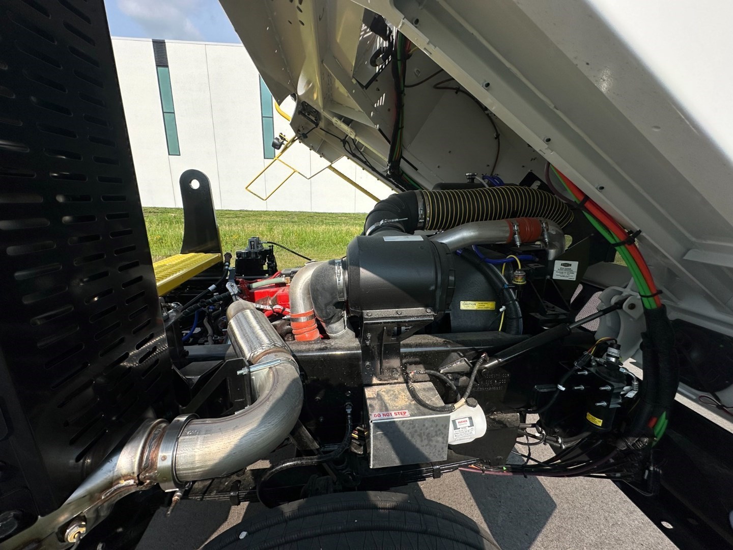 Autocar ACTT 4x2 Yard Tractor - image 19