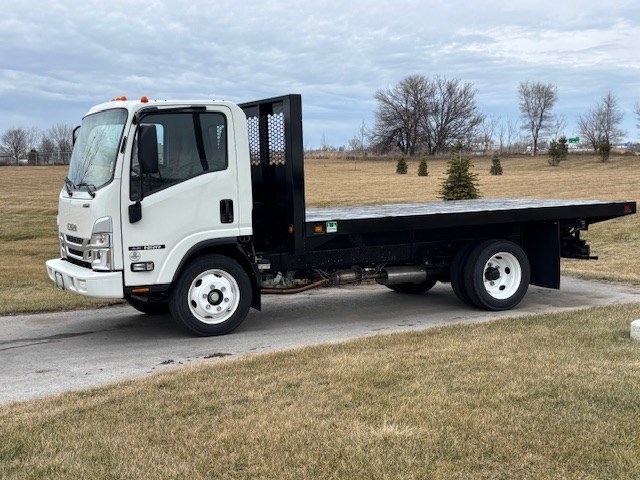 2026 Isuzu NRR Flatbed - image 1