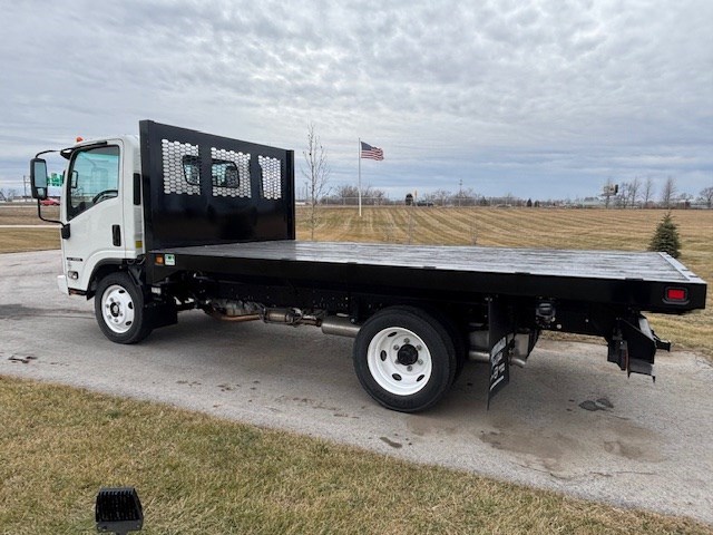 2026 Isuzu NRR Flatbed - image 2