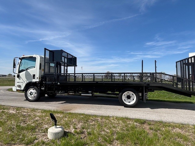 2025 Isuzu in Ankeny, IA — photo 2